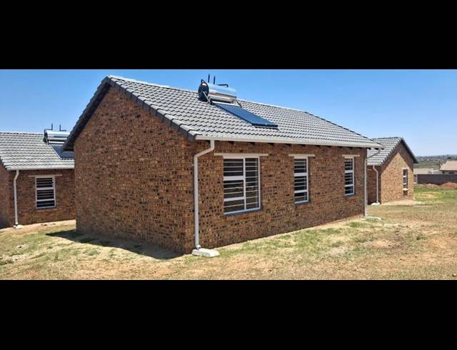 2 BEDROOM HOUSE FOR SALE IN LENASIA SOUTH
